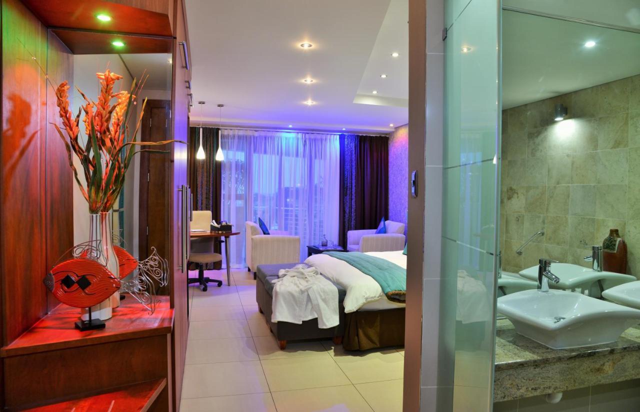 Bon Hotel Waterfront Ричардс Бей Екстериор снимка