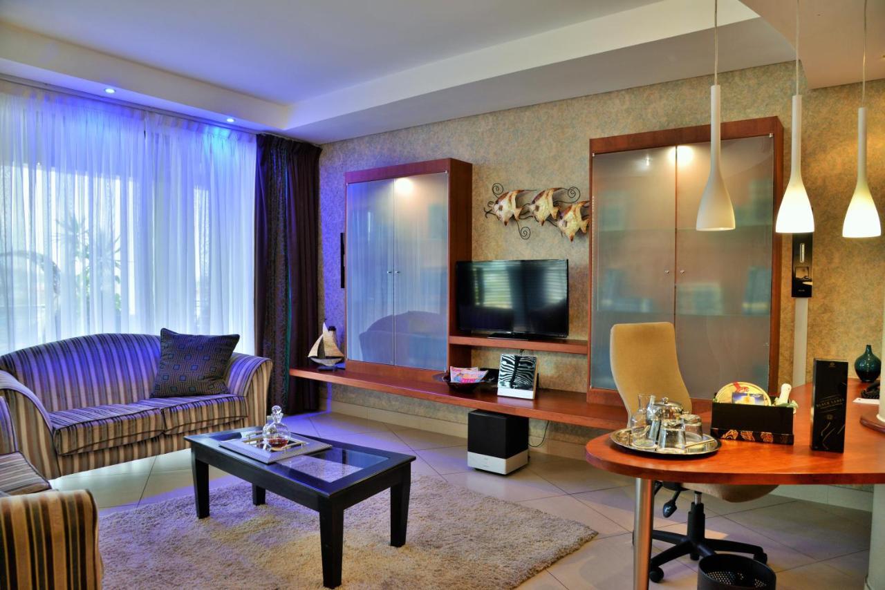 Bon Hotel Waterfront Ричардс Бей Екстериор снимка